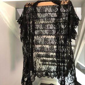 Black laced short sleeve kimono.